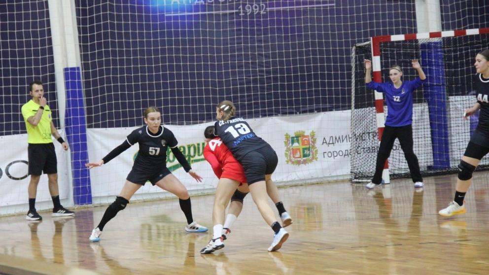 Гандболистки «Ставрополья» привезли две победы из Брянска