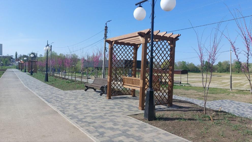 В Георгиевске отремонтируют повреждённые вандалами перголы