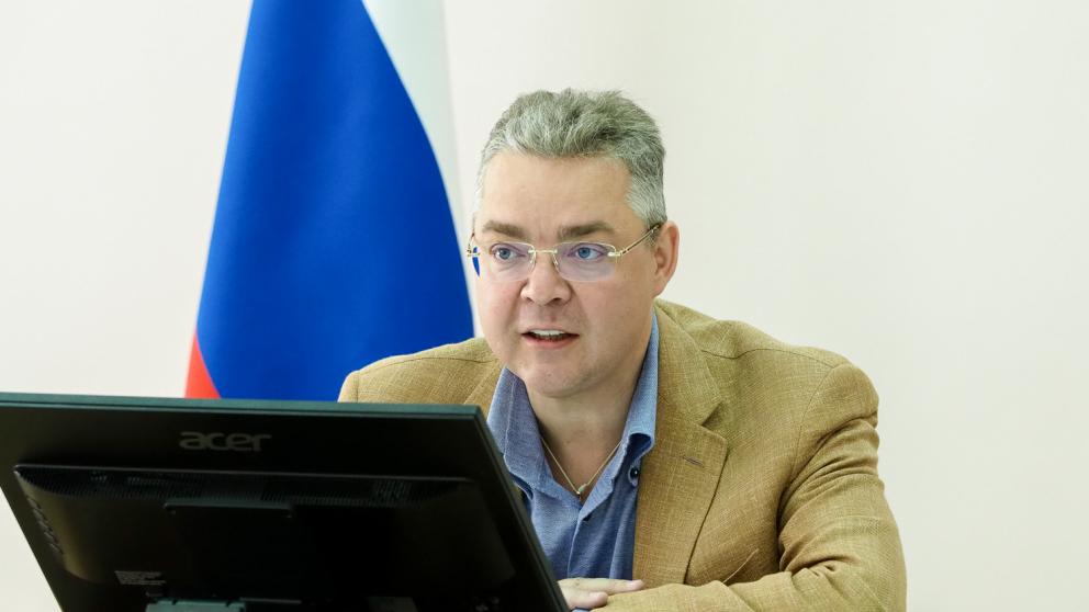 Владимир Владимиров проверил, как в Туркменском районе реализуется госпрограмма по развитию села