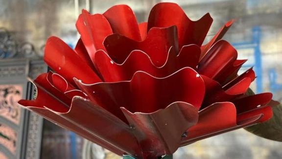 В Железноводске «Терренкур Победы» украсят фонари-гвоздики