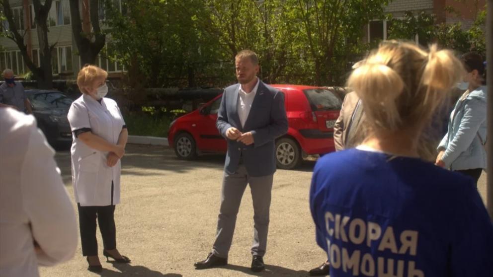 Активисты ставропольского ОНФ передали медикам более тысячи продуктовых наборов