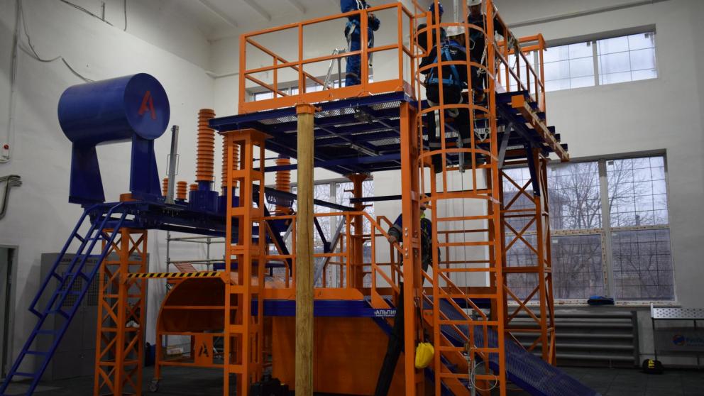 Сотрудники Каскада Кубанских ГЭС прошли обучение по работе на высоте