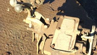 Два рецидивиста украли запчасти для УАЗа и сдали на металлолом в Невинномысске