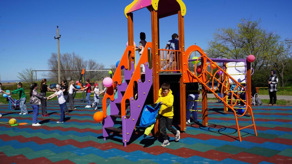 В селе Султан открыли новую детскую площадку