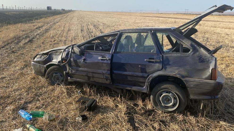 Два человека пострадали в ДТП с опрокинувшейся машиной на Ставрополье