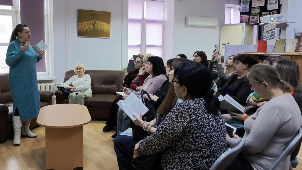 Краевая библиотека осваивает формат «медленных чтений»