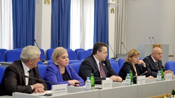 Глава Ставрополья встретился с руководством депутатских фракций Думы края