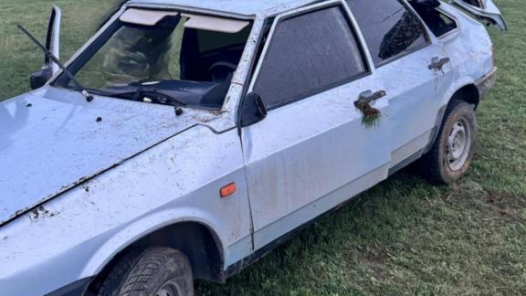 В Левокумском округе водитель съехала с дороги и получила травмы