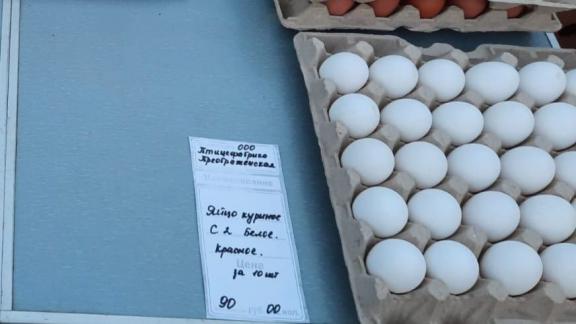 Новогодняя ярмарка работает на Крепостной горе в Ставрополе