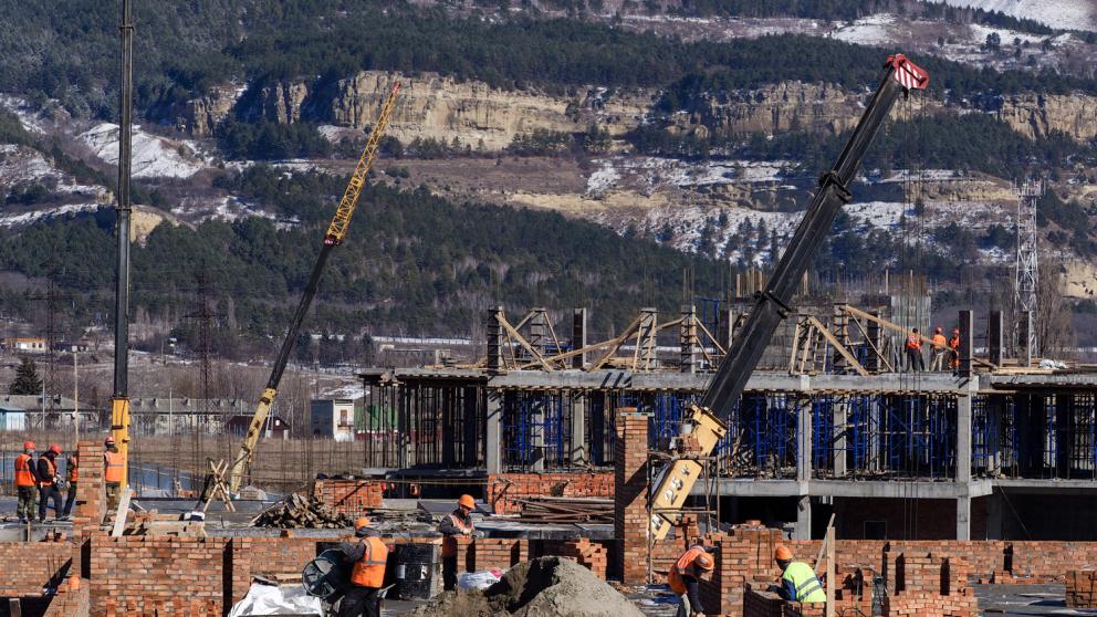 Замминистра экономразвития России посетил крупные стройки в Кисловодске