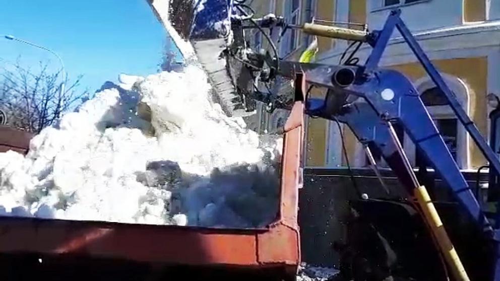 В Ставрополе за двое суток вывезли свыше 4,5 тысячи тонн снега