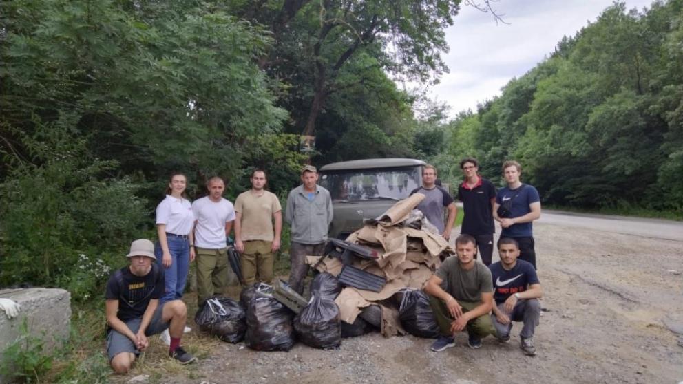 Традиционный субботник по уборке территории провели на Татарском городище
