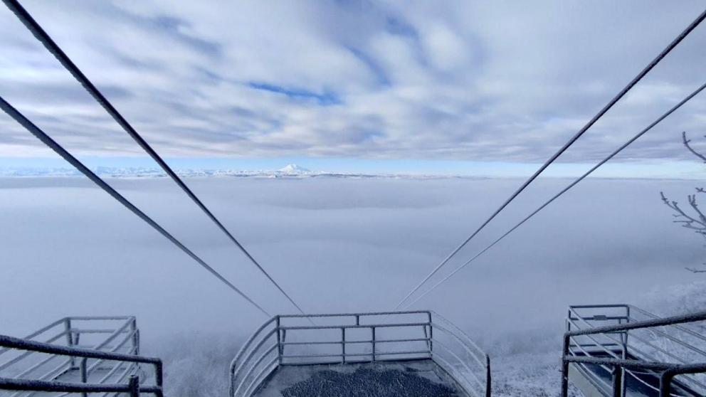 В Пятигорске из-за сильного ветра приостановили работу канатной дороги