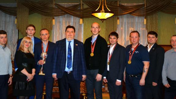 Встреча Сбербанка и «СРВ» завершилась дружбой