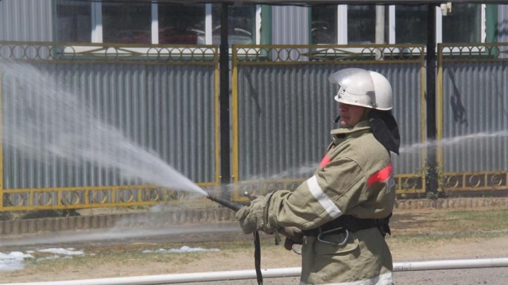 В Изобильненском районе потушили пожар в здании сельской администрации