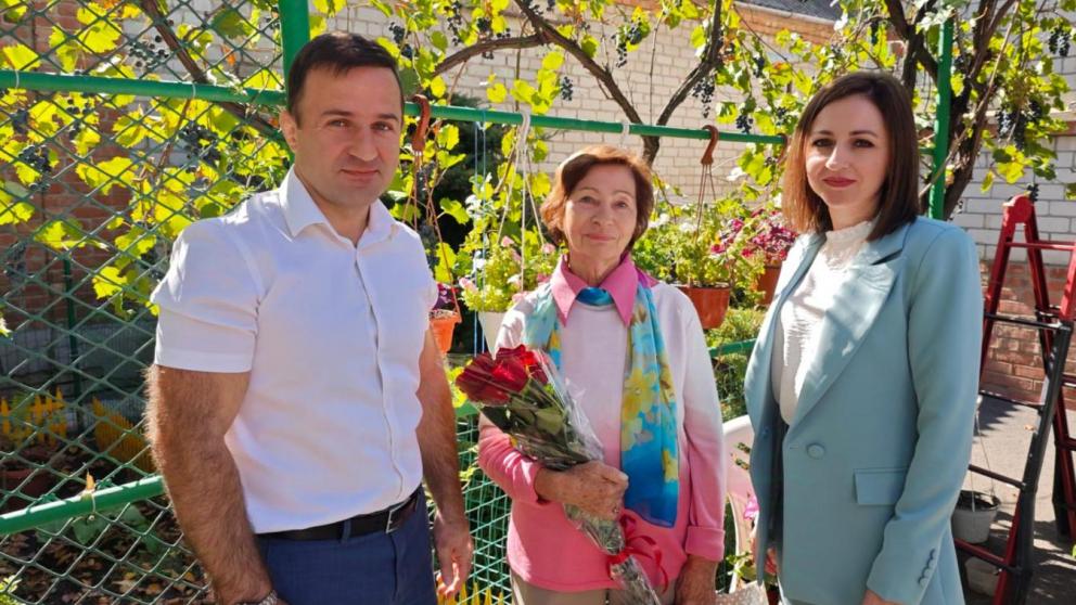 В Георгиевском округе Ставрополья поздравили заслуженного учителя России