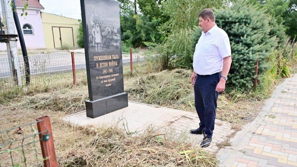 Глава Будённовского округа посетил село Покойное после обращения жителей