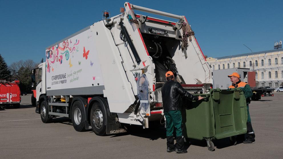Улицы и дворы без свалок: решение есть