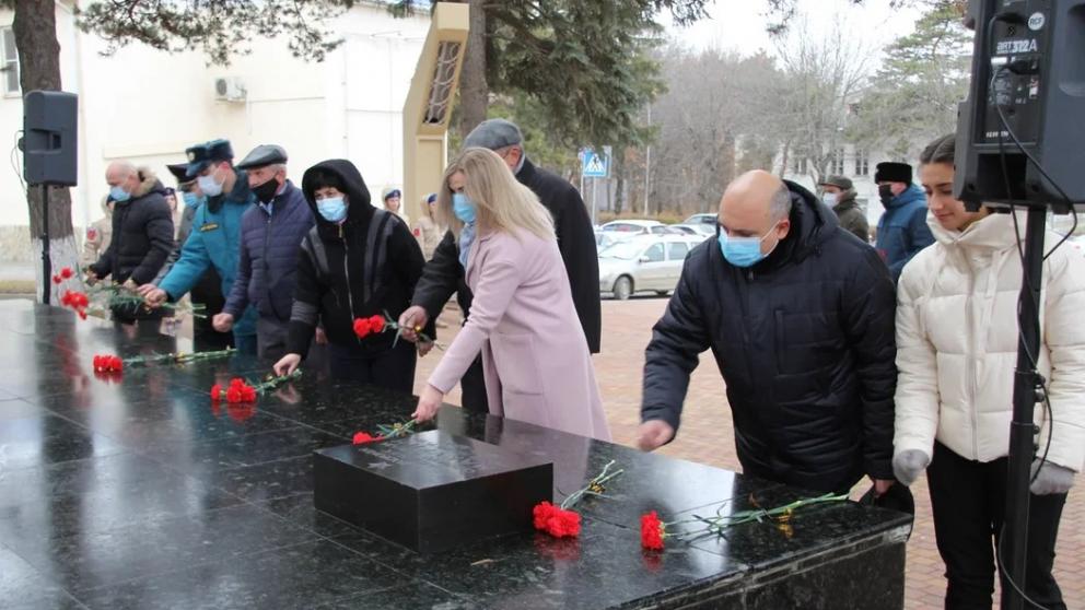 В Лермонтове в День неизвестного солдата прошла церемония посвящения в юнармейцы