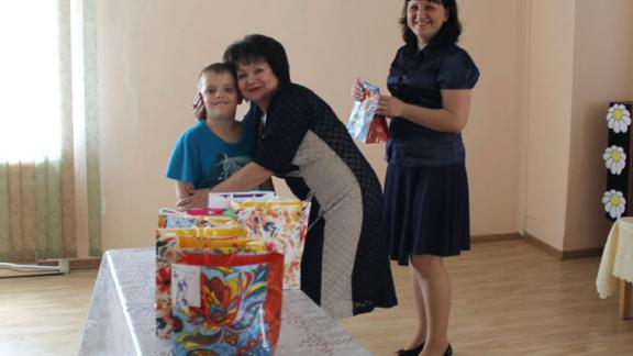 ЗАГС Кочубеевского района много лет шефствует над детдомом «Надежда»