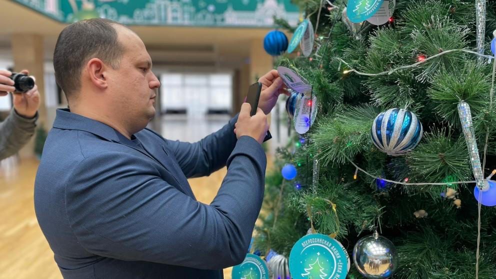 Мэр Железноводска исполнил детские мечты в рамках «Ёлки желаний»