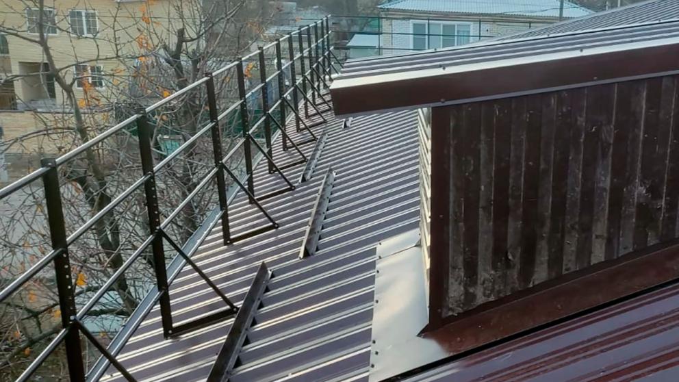 Капремонт крыш за 5,4 млн рублей провели в двух домах Благодарного