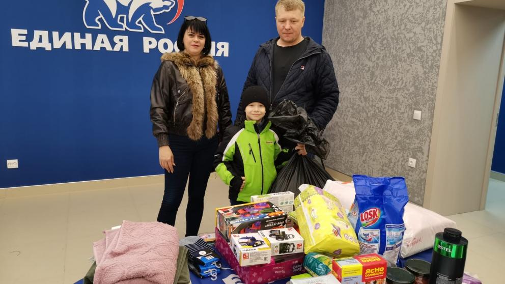 Более 3 тонн гуманитарной помощи отправили из Кисловодска беженцам Донбасса