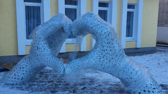 Новый арт-объект установили в Железноводске перед дворцом бракосочетаний