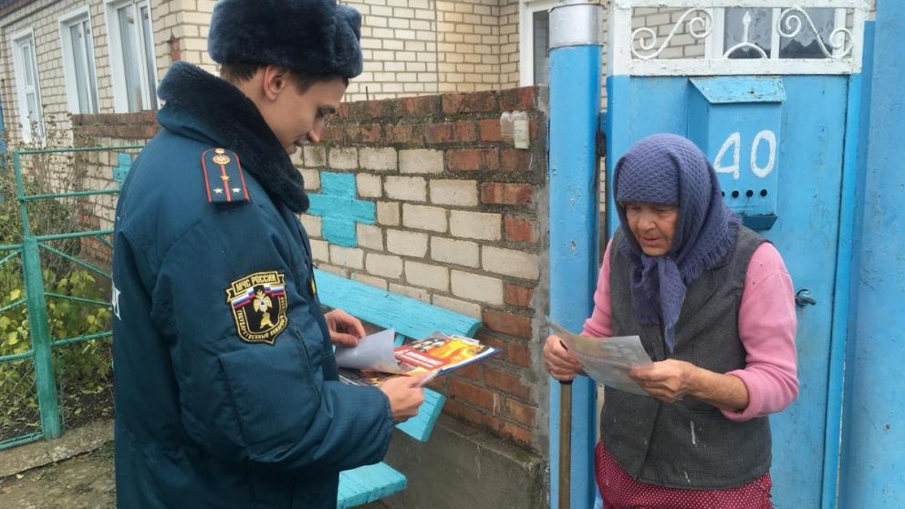 Пожарные приходят в дома ставропольчан для профилактики