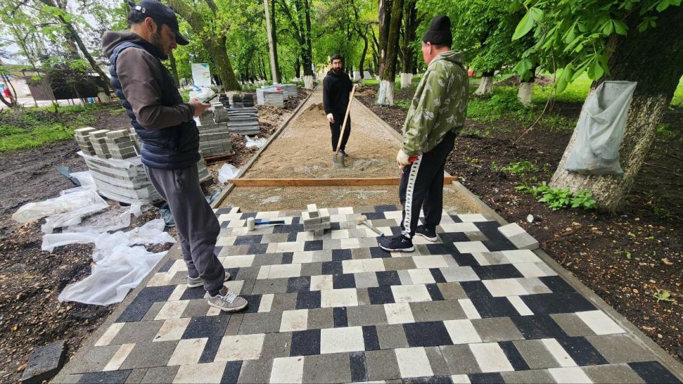 В станице Предгорного округа Ставрополья благоустраивают парк