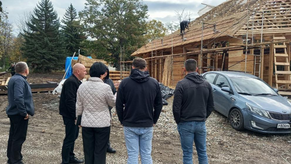 «Единая Россия» проверила ход работ на объектах Лермонтова и Михайловска