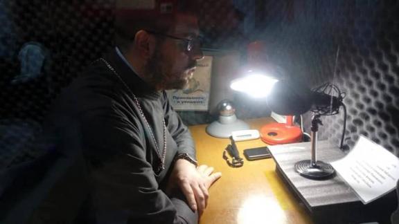 На Ставрополье православный священник записывает лекции для слепых