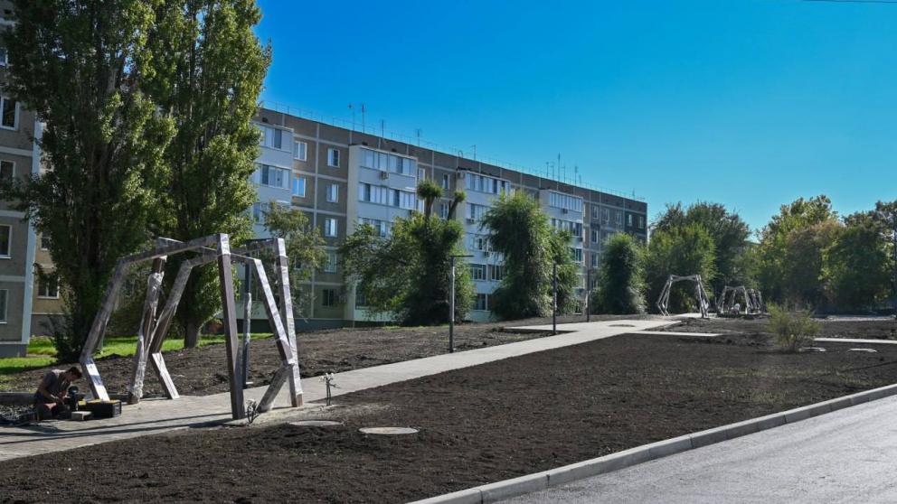 Благоустройство сквера в Солнечнодольске близится к завершению