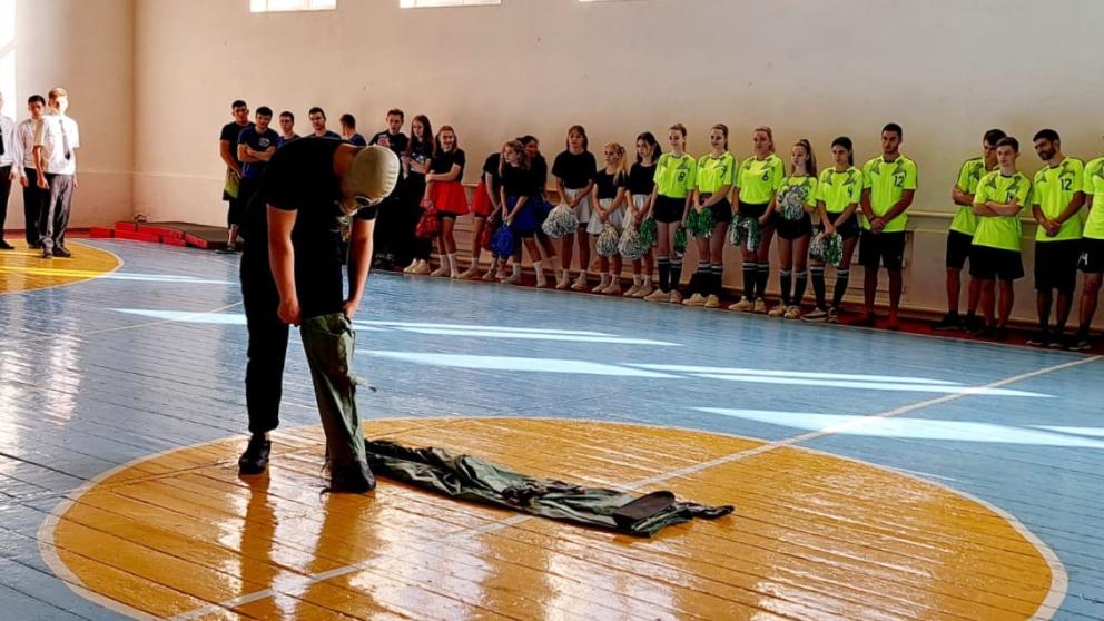 В Минводах в День призывника за призы боролись шесть команд