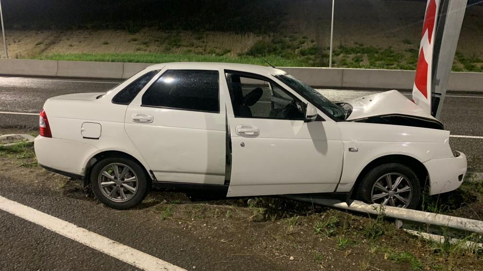 Лихач врезался в фонарный столб в Предгорном округе Ставрополья