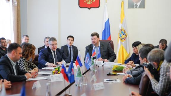 О крышах, окнах и выборах говорили на политсовете «Единой России» с губернатором Ставрополья