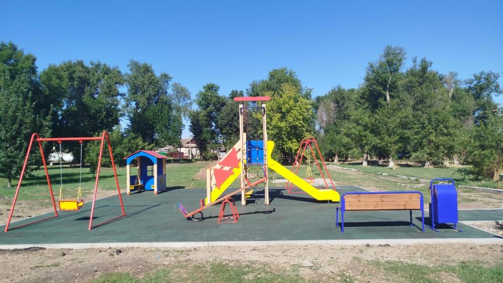 В селе Грачёвского округа Ставрополья построили детскую площадку