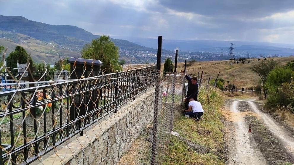 В Предгорном округе Ставрополья навели порядок на сельском кладбище