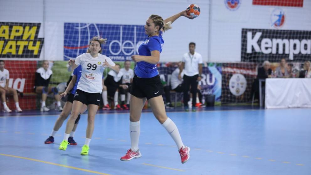 Ставропольские гандболистки дали бой чемпионкам страны