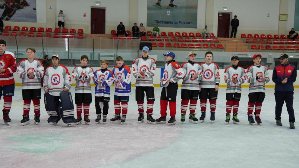 Хоккеисты Ставропольской школы зимних видов спорта Ильи Авербуха «Наследие» привезли бронзу из Выселок