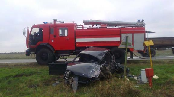 Спасатели извлекли водителя, зажатого в машине во время ДТП, около Светлограда