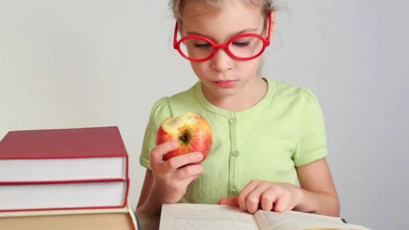 Почти тысяча школьников в Железноводске получит продуктовые наборы