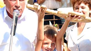 Новоселье отметили в школе Степновского района вместе с губернатором Гаевским