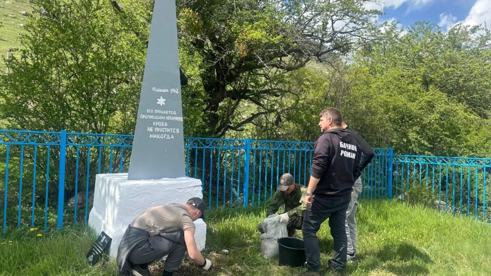 Волонтёры из Предгорного округа установили в Теберде памятную плиту погибшим в годы ВОВ детям