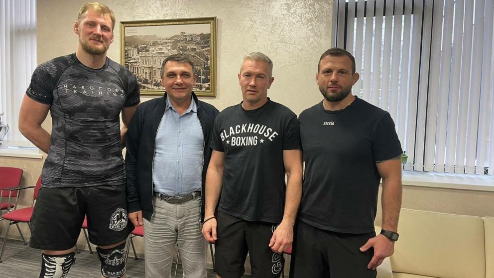 Боец смешанных единоборств Александр Волков готовился к своей победе в Кисловодске