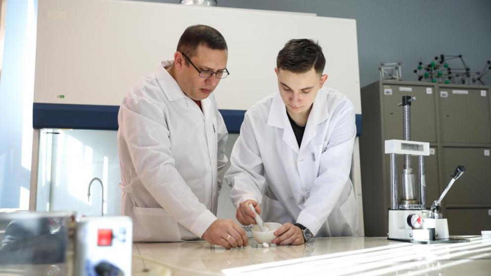 Физики Северо-Кавказского федерального университета изобрели бильярдный наномел