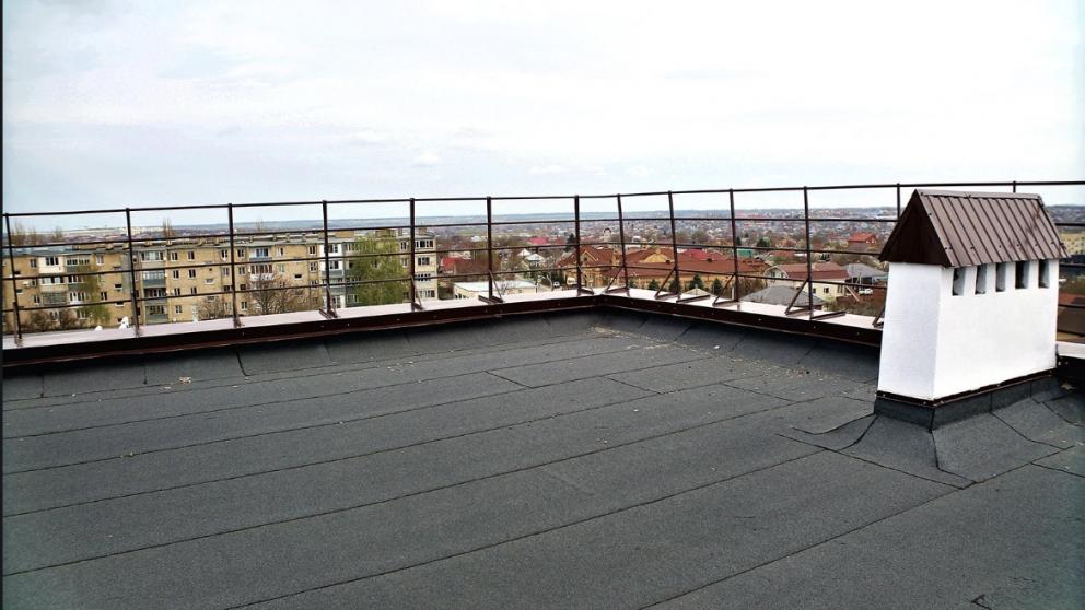 В Невинномысске завершили капремонт крыши многоквартирного дома