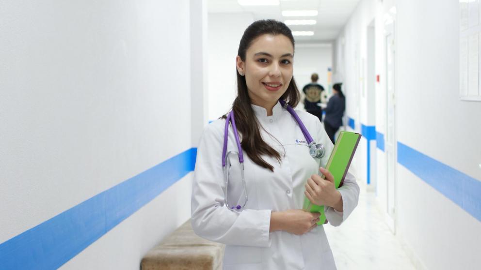 Коллектив Благодарненской больницы пополнили три специалиста-целевика