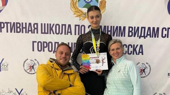 Юные фигуристы Ставропольской школы зимних видов спорта Ильи Авербуха «Наследие» привезли медали из Невинномысска