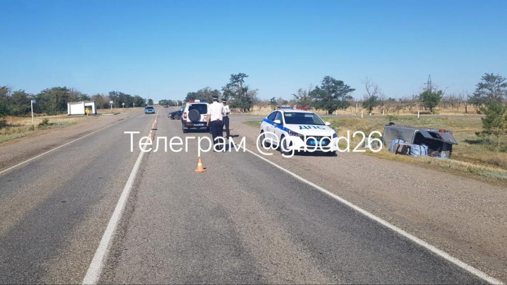 Семь человек пострадало в ДТП с микроавтобусом в Арзгирском округе